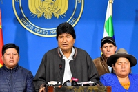 Bolivia, il presidente Evo Morales si è dimesso denunciando un tentativo di colpo di stato