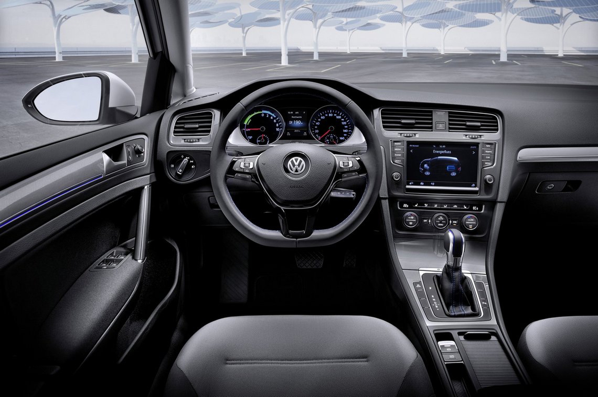 Volkswagen e-Golf_014