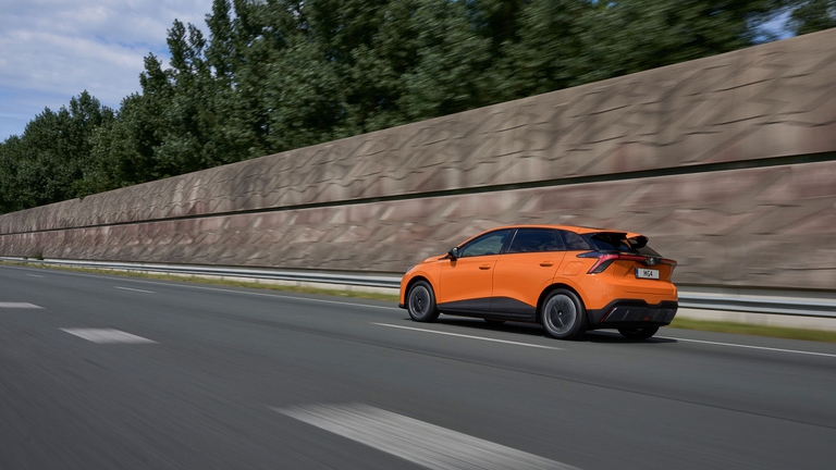 MG, auto elettrica, test drive