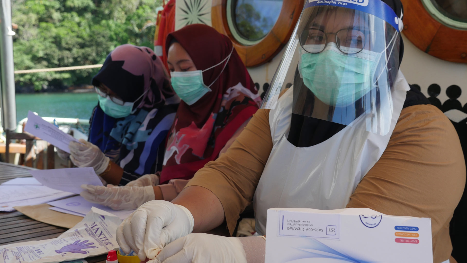 Test covid a bordo per entrare a Banda Neira