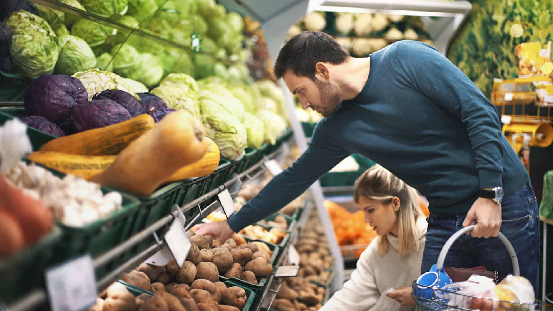 Nel 2025 gli italiani hanno intenzione di mangiare più sano. Il rapporto Coop