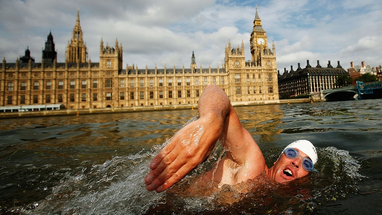 Lewis Pugh canale della manica