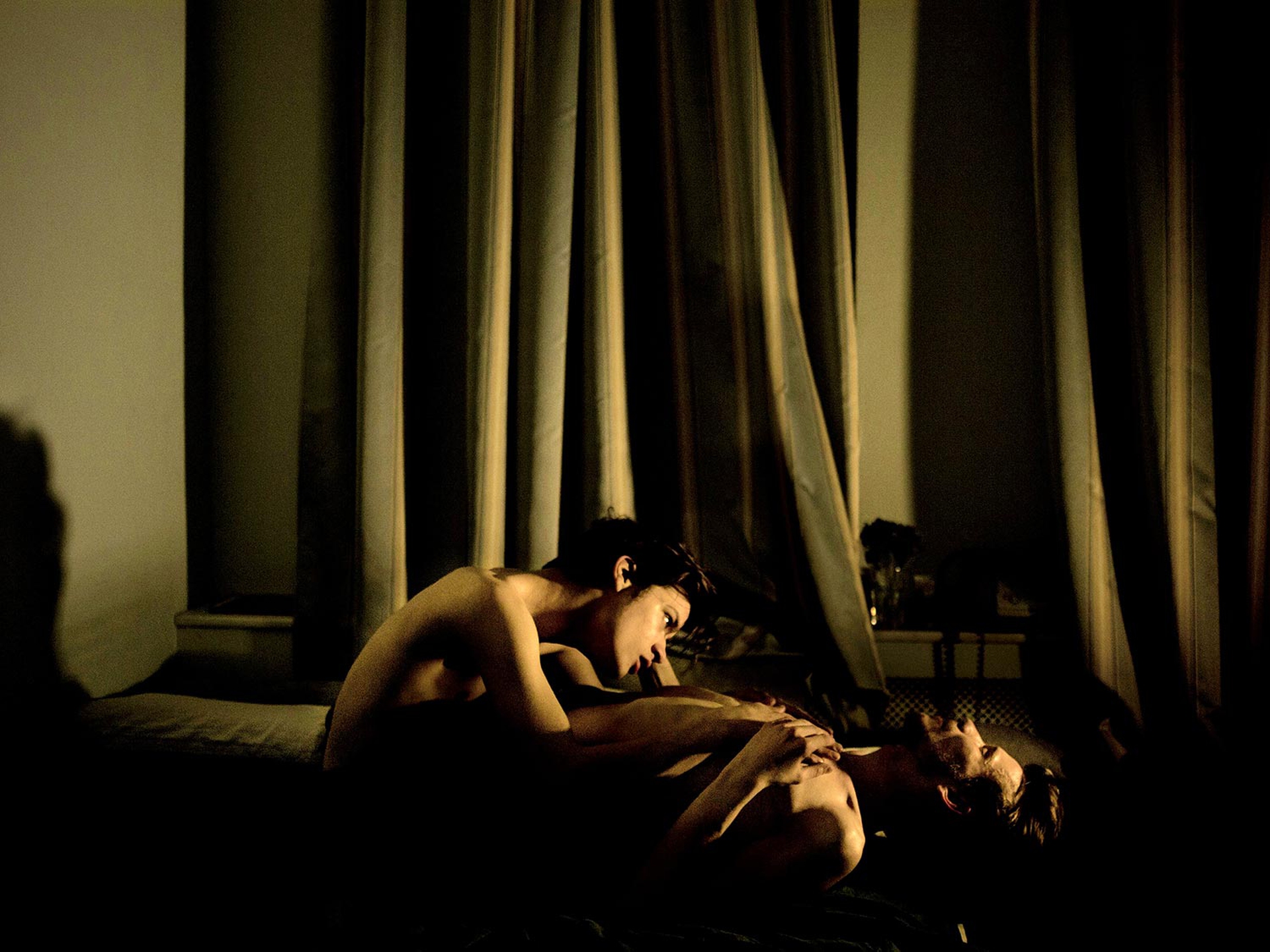 2014, Mads Nissen: coppia gay di San Pietroburgo, durante un momento di intimità