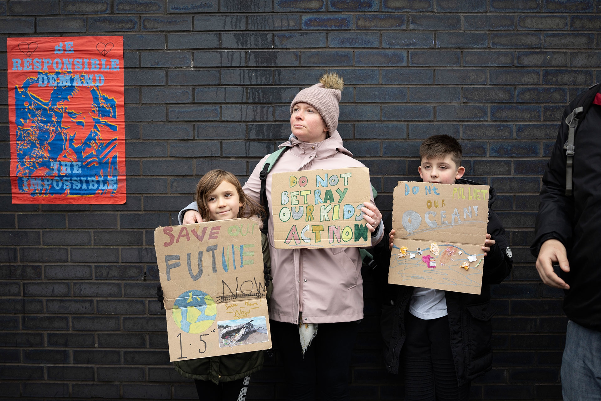 Famiglia in protesta