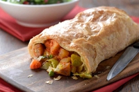 Strudel di verdura, rotolo di pasta sfoglia