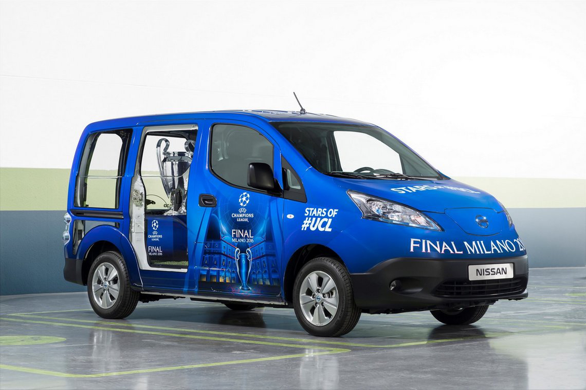 Nissan eNV200 Champions Leaugue-003