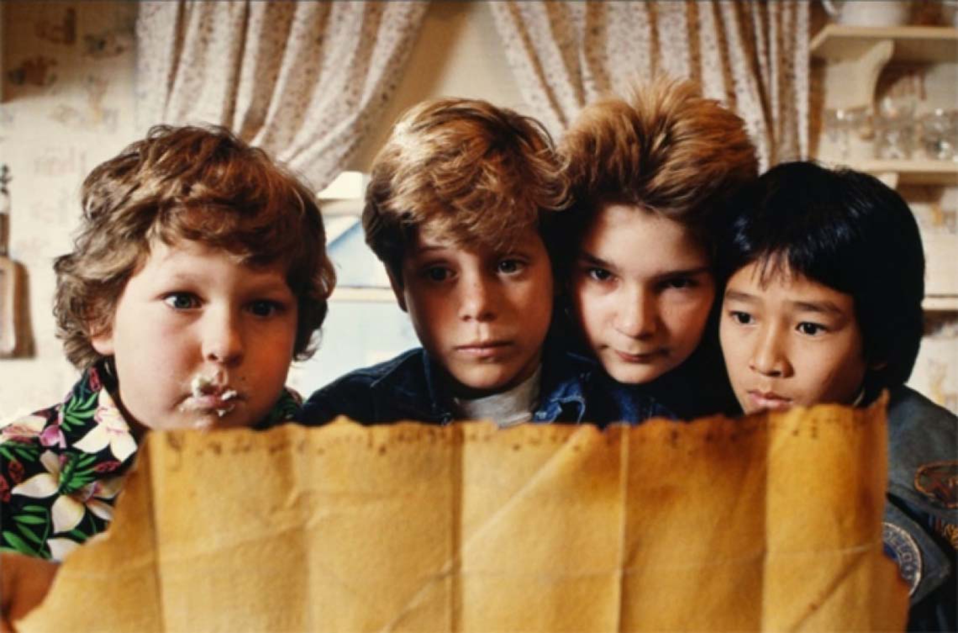 2 goonies-header