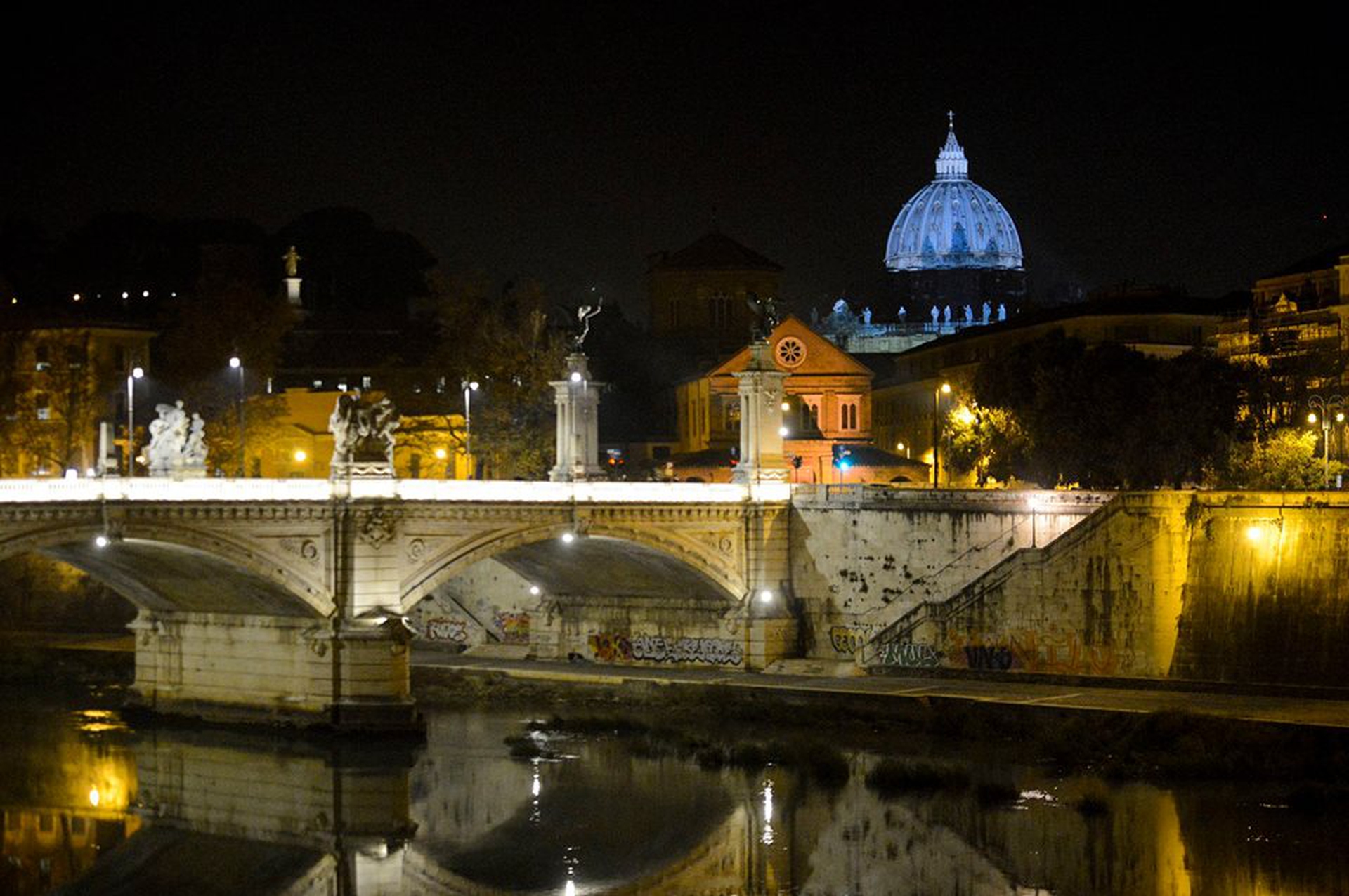 Fiat Lux Vaticano 16