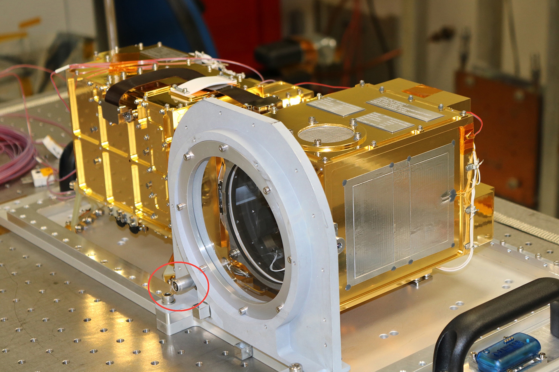 25392_SUPERCAM-IRAP_2_mic_circled_1200