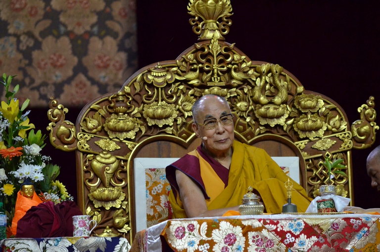 Il Dalai Lama porta i suoi insegnamenti a Milano