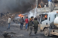 Camion esplode in un mercato ad Azaz, in Siria. Decine di vittime