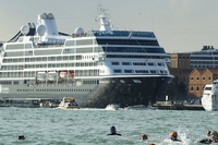 Venezia, le grandi navi da crociera non sono più le benvenute nella laguna