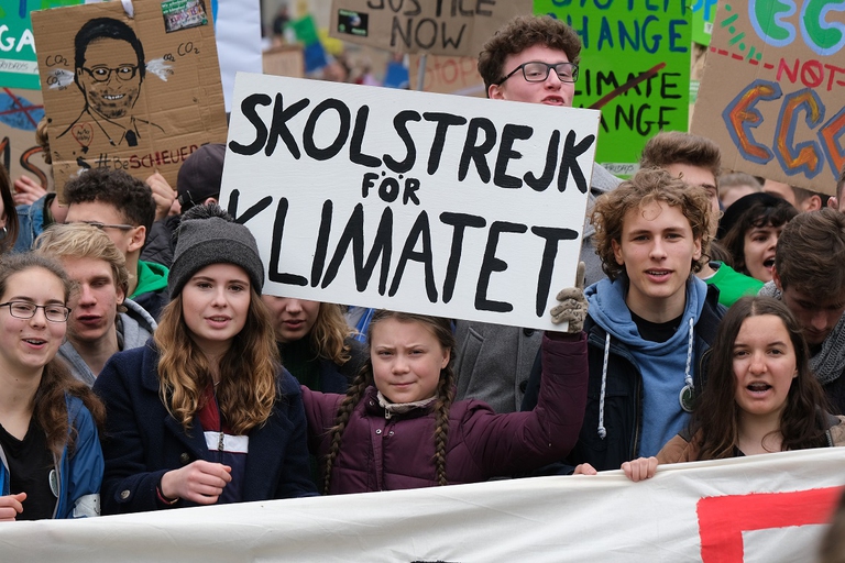 Marcia degli attivisti di Fridays For Future a Berlino