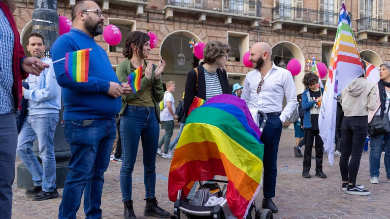 Primo passo alla Camera verso il reato universale di gestazione per altr