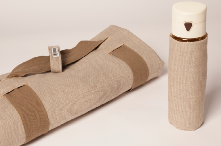 Borsa e thermos da scarti di caffè.