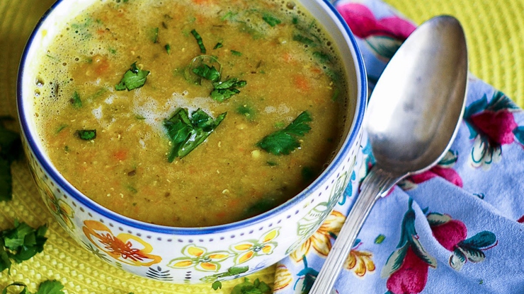 Mixed bean soup with turmeric - LifeGate