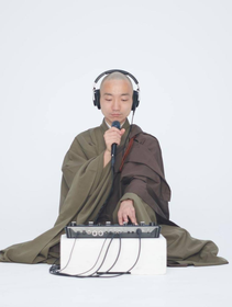 Il monaco buddhista che crea musica da meditazione con il beatboxing
