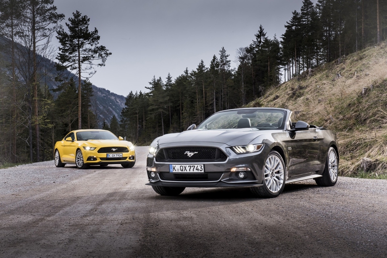 La sportiva Ford Mustang, apprezzatissima negli States e icona delle auto yankee. Per anni mossa solo da possenti motori a combustione interna, verrà presto ibridata