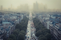 Parigi nello smog e il divieto di circolazione
