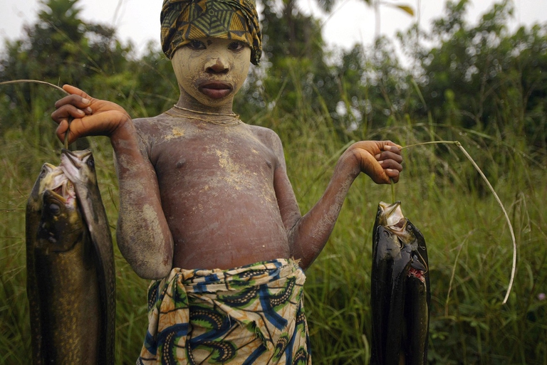 Giovanissimo pescatore liberiano