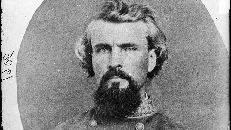 Il generale Nathan B. Forrest (1821 – 1877), fu il primo 'grand wizard' del Ku Klux Klan. 