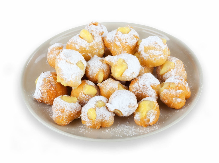 frittelle carnevale crema zucchero piatto