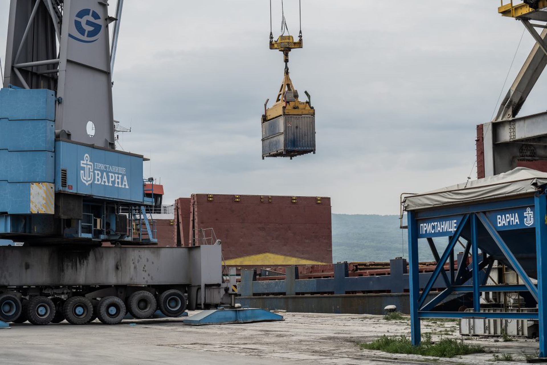 Bulgarians React To Parliamentary Vote On Military Assistance To Ukraine