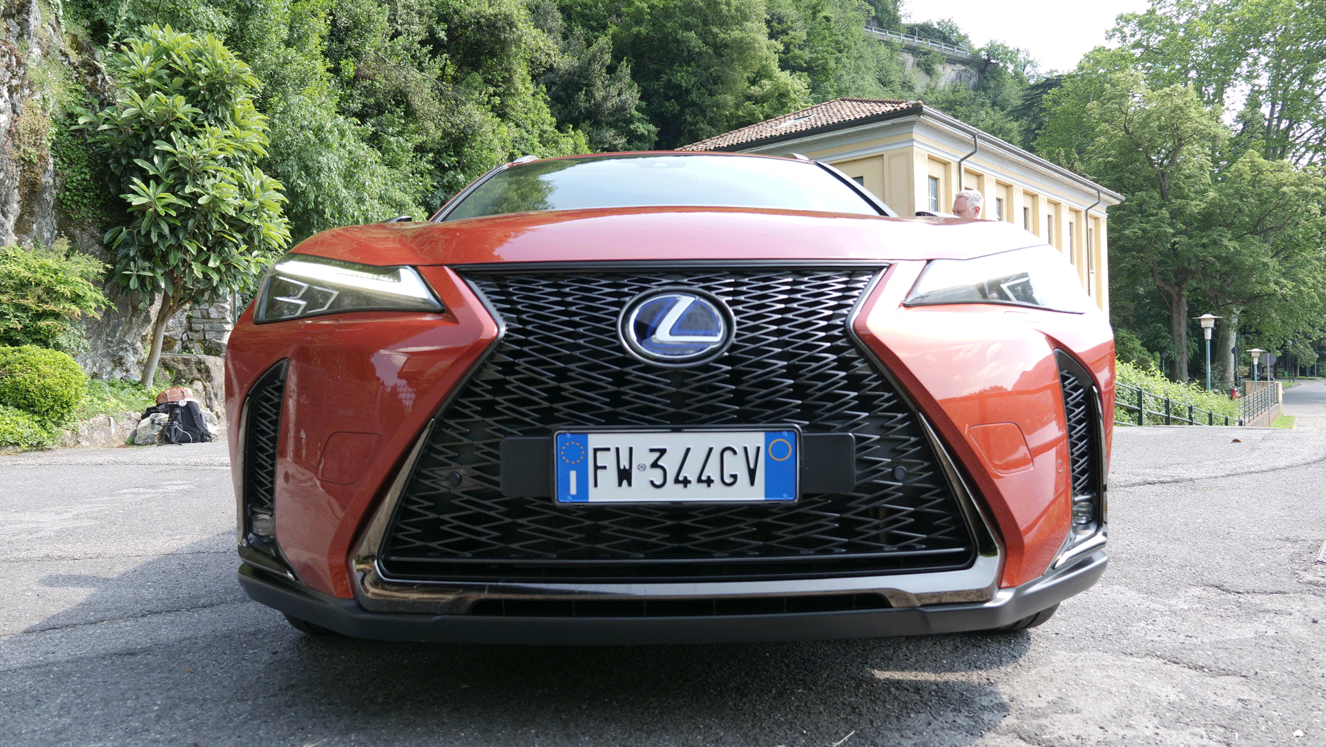 Lexus-UX-Hybrid-1