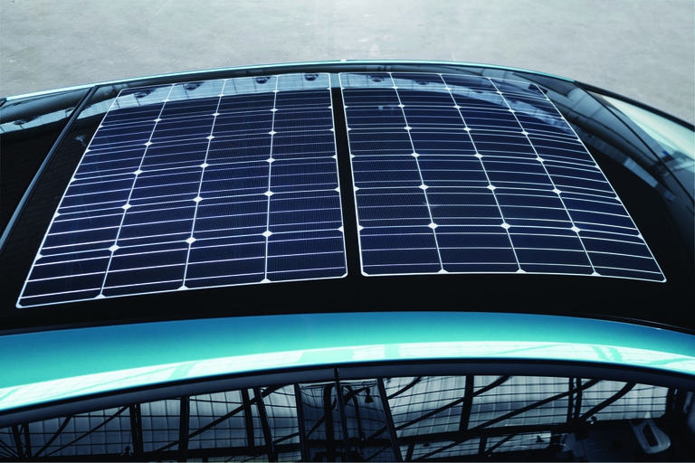 ToyotaPriusPlugInHybrid-002