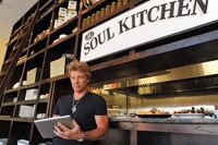 Bon Jovi, the musician launches a chain of restaurants to feed the poor