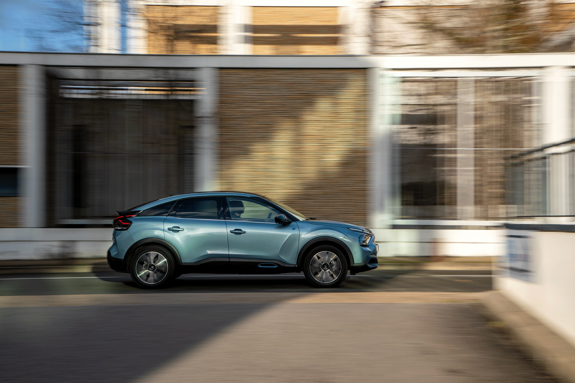 CITROËN-C4-E-fianco