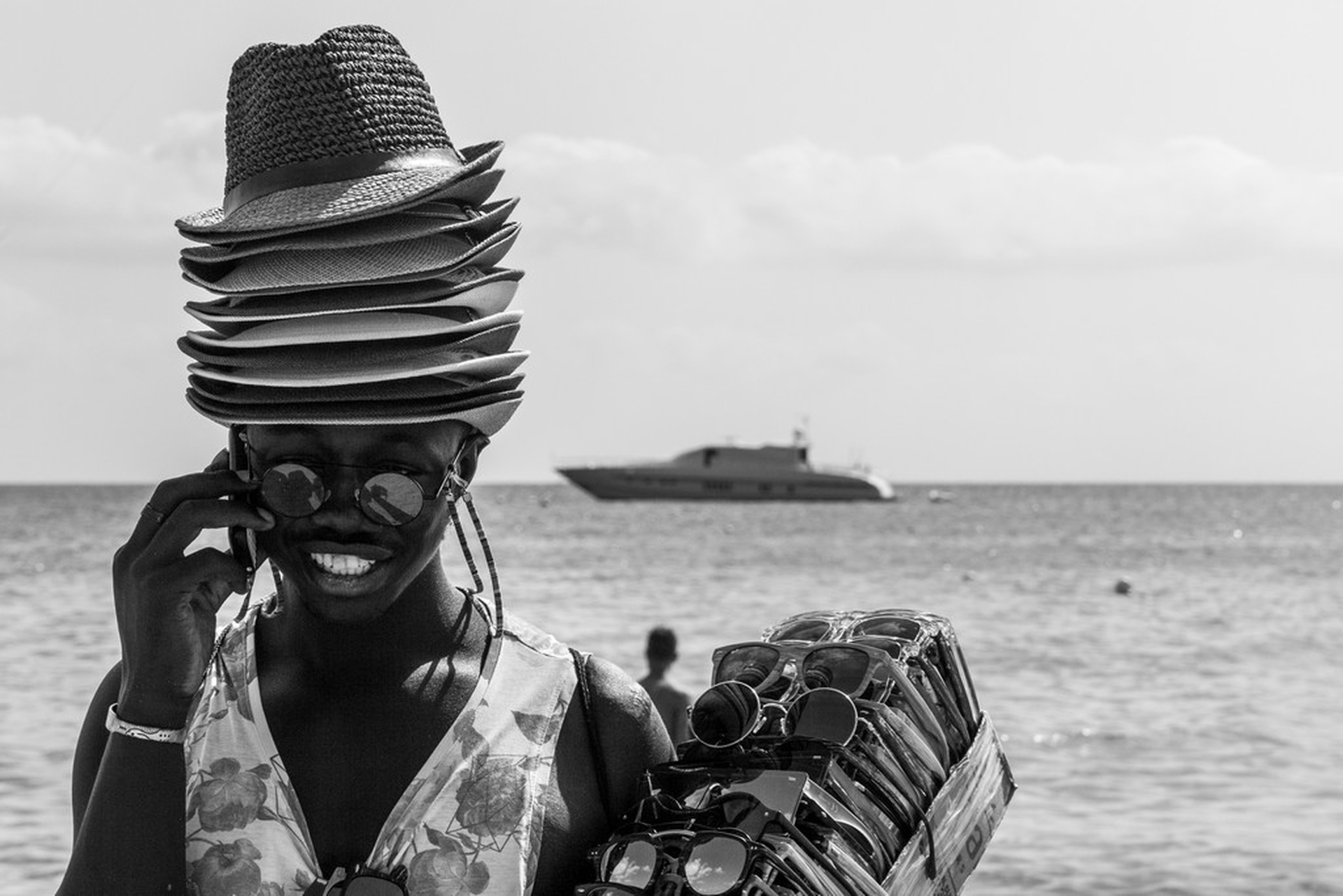 Contrasti - Vita quotidiana. Un giorno in spiaggia di Stefano Pistis