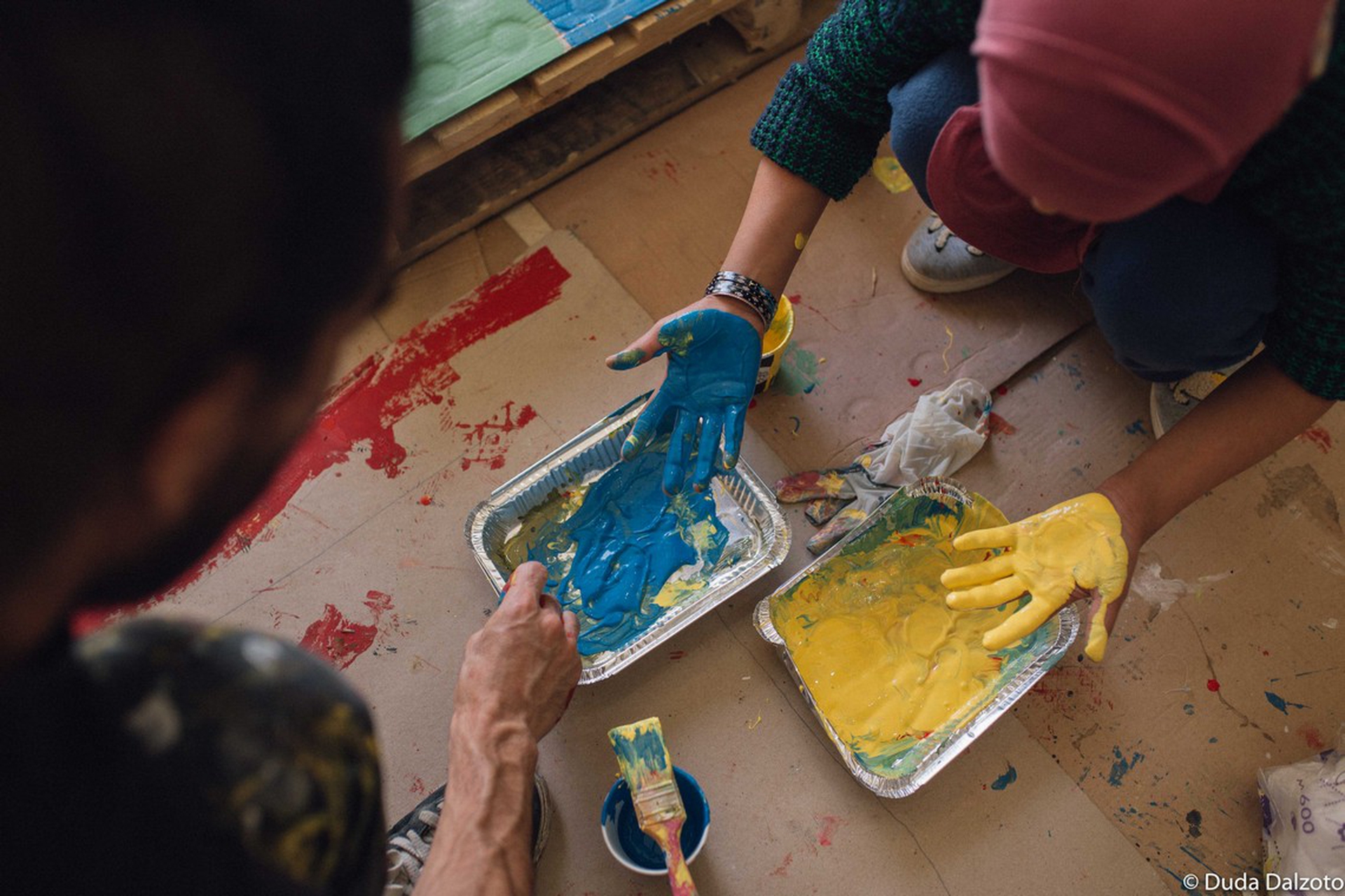 I bambini creano le proprie opere alla Caritas Libano