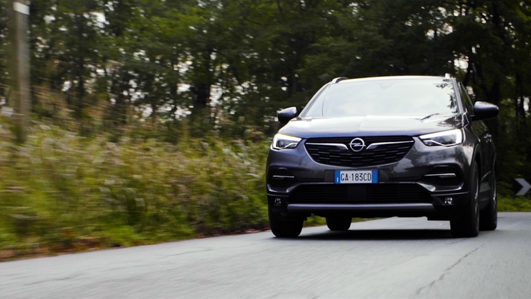 Opel Grandland X 1.6 Hybrid4 Plug-In Awd