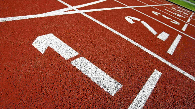 La governance nell'approccio Esg è relativa alle pratiche di governo societarie, comprese le politiche di retribuzione dei manager, la composizione del consiglio di amministrazione, le procedure di controllo, i comportamenti dei vertici e dell'azienda in termini di rispetto delle leggi e della deontologia.