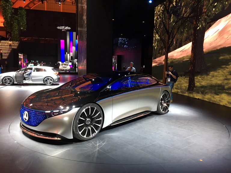 Si chiama Vision EQS la novità Mercedes all'IAA, esempio di berlina di lusso elettrica del futuro. © Roberto Sposini/LifeGate