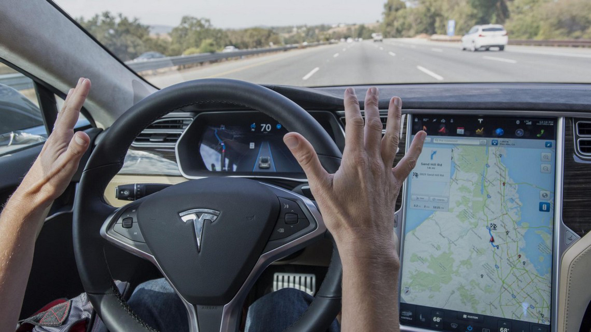 Guida autonoma, la Germania vuole la scatola nera