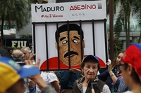 Venezuela, Nicolás Maduro è rieletto presidente in un paese dilaniato