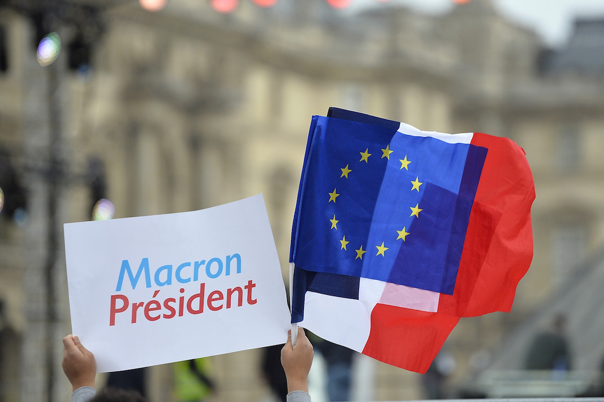 Become french. Флаг Макрона. Франция избирательная система фото.