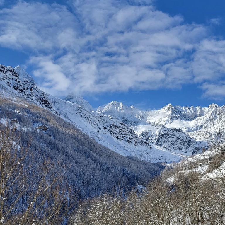 Ostana, il borgo montano nel Parco del Monviso