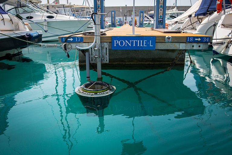 Il Seabin di LifeGate può raccogliere 1,5 chili di rifiuti al giorno, cioè 500 chili l'anno