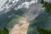 Cosa ci dice il crollo del ghiacciaio del Birch sulla salute delle montagne