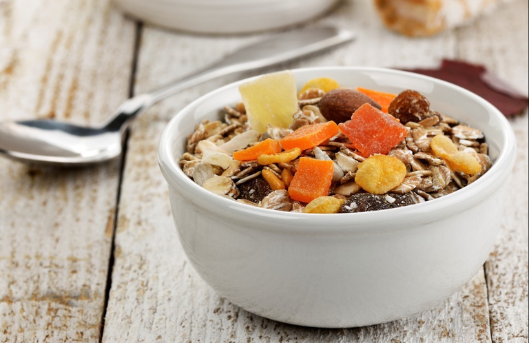 I cereali e la frutta secca sono una buona fonte di inositolo © ingimage