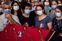 Chi era l’avvocata Ebru Timtik, morta dopo 238 giorni di sciopero della fame