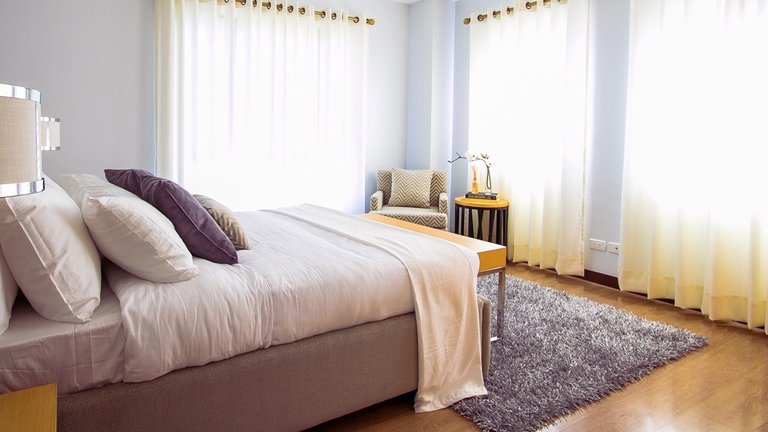 letto-di-fronte-finestra