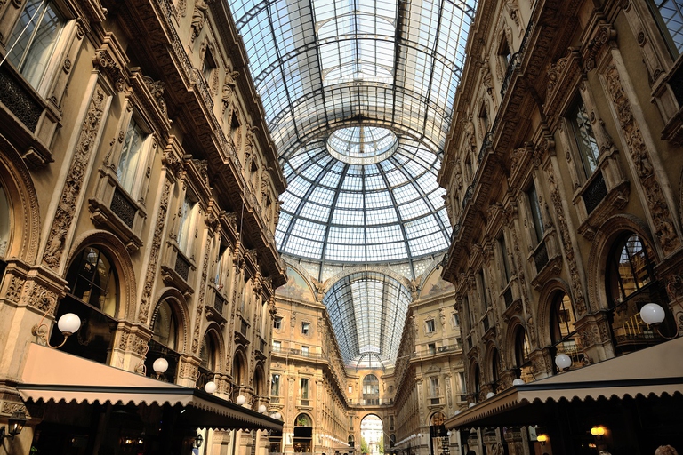 La Galleria Vittorio Emanuele II è una delle più antiche gallerie commerciali del mondo