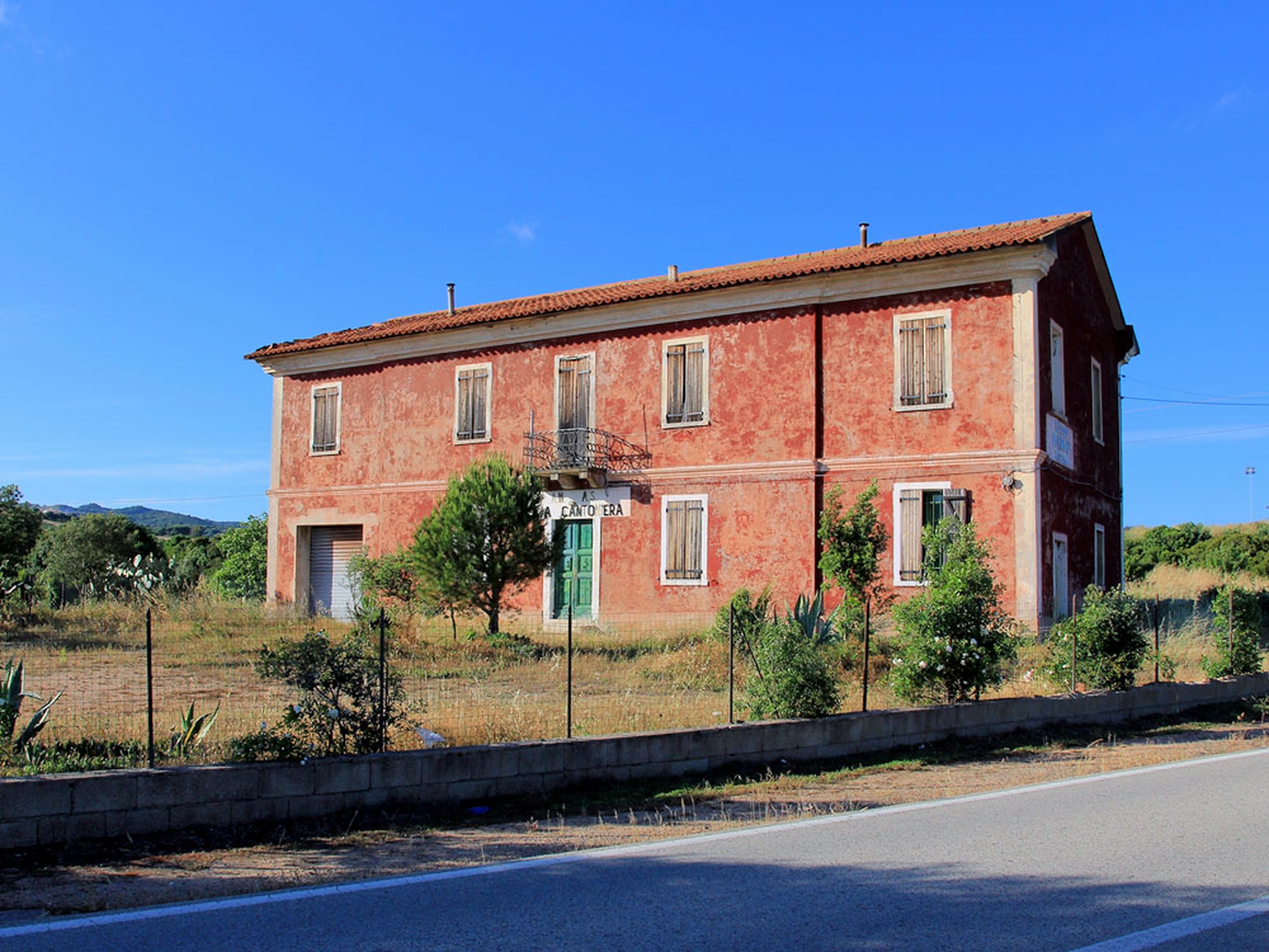 Tempio_Pausania_-_Casa_cantoniera_di_Bassacutena