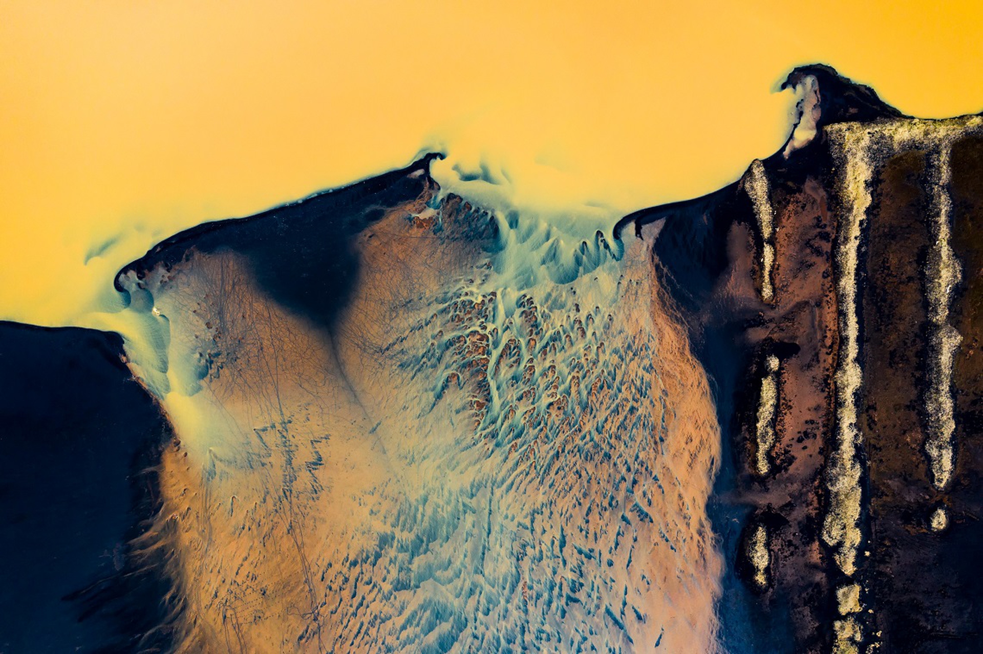 K6_10_uwe_hasubek_iceland_going_abstract