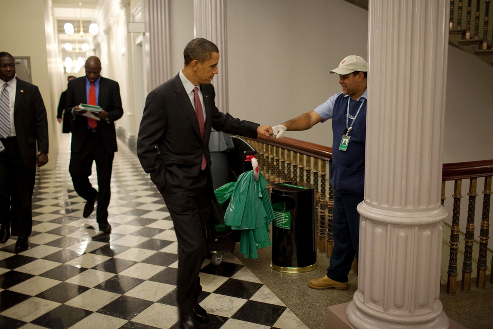 Obama fistbumps custodian Lipscomb