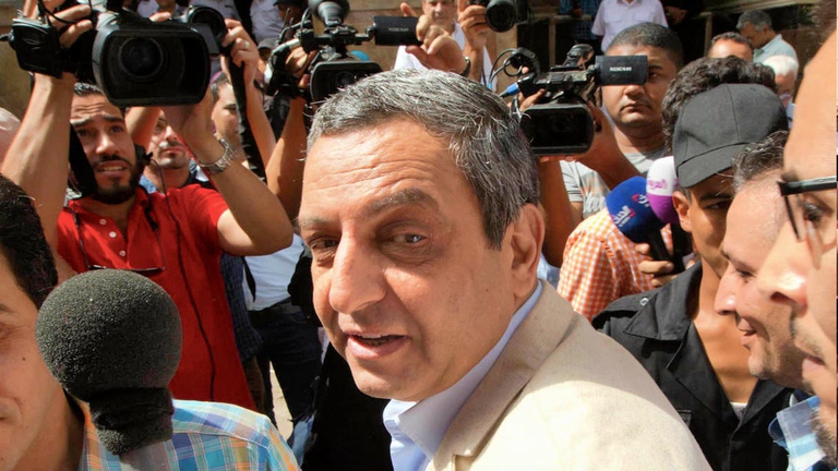 Yahya Qalash è il segretario generale del sindacato della stampa egiziana. La sua condanna di oggi, insieme a Khaled el-Balshy e Gamal Abdel Rahim, è un ennesimo brutto colpo alla libertà di stampa in Egitto.